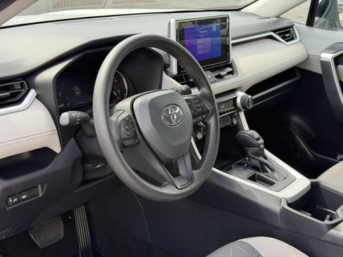 Used 2025 Toyota RAV4 XLE FWD image 10
