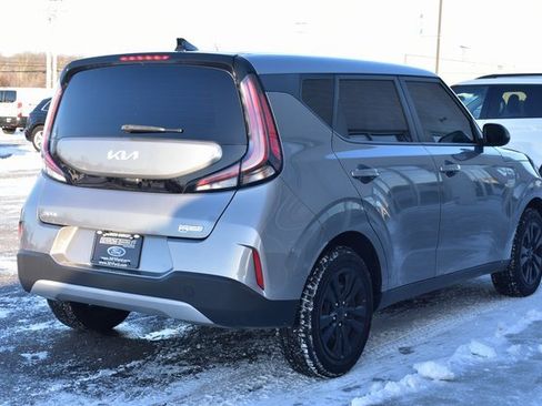 Used 2023 Kia Soul LX image 6