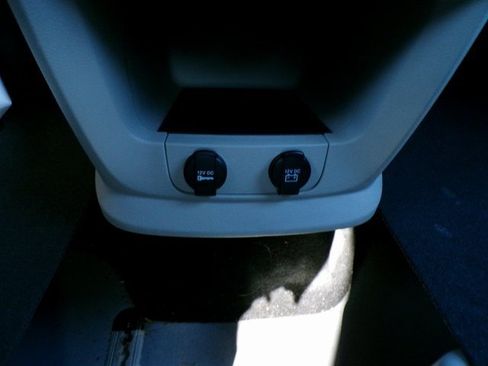 Used 2018 Dodge Grand Caravan SXT w/ Rear Park Assist Package image 27