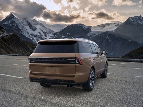 New 2025 Lincoln Navigator Black Label image 8