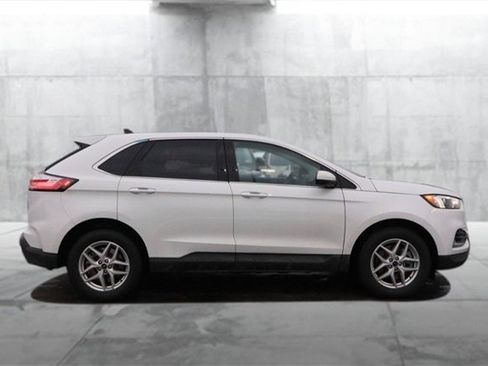 Certified 2024 Ford Edge SEL image 5