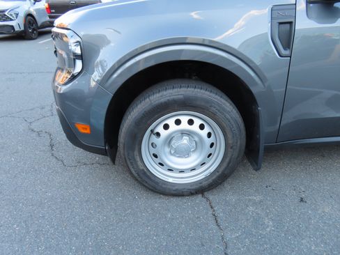 Used 2025 Ford Maverick XL image 11