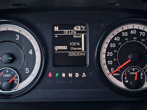 Used 2018 RAM 3500 Tradesman w/ Chrome Appearance Group image 18