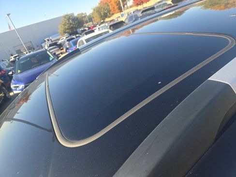 Used 2017 Subaru Outback 2.5i Touring image 7