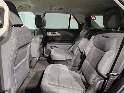Used 2025 Ford Explorer Active RWD image 36