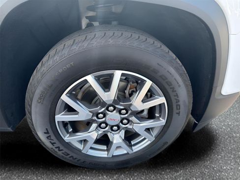 Certified 2023 GMC Acadia SLT FWD image 11