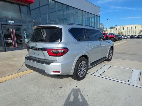 Used 2022 Nissan Armada SV w/ SV Appearance Package image 5