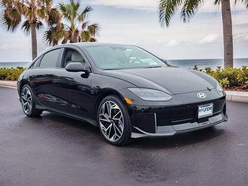 Used 2025 Hyundai Ioniq 6 SEL RWD image 4