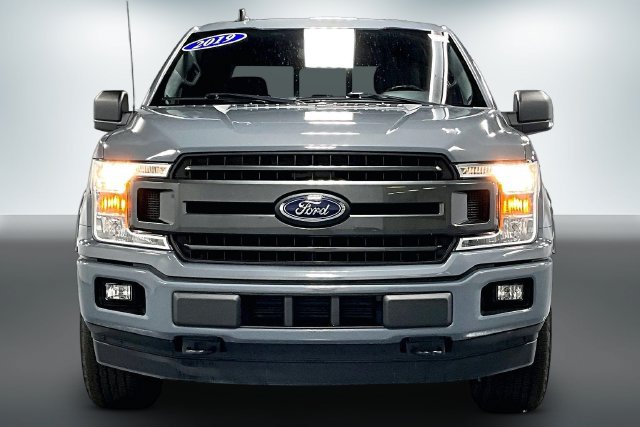 Used 2019 Ford F150 XLT w/ Equipment Group 302A Luxury AWD/4WD image 2