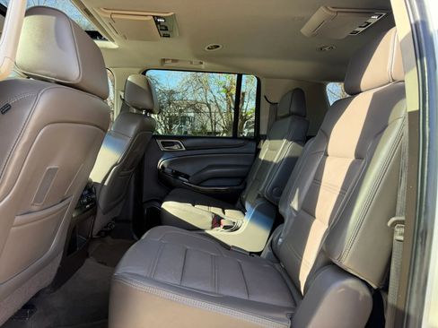 Used 2015 GMC Yukon XL Denali w/ Premium Package RWD image 12