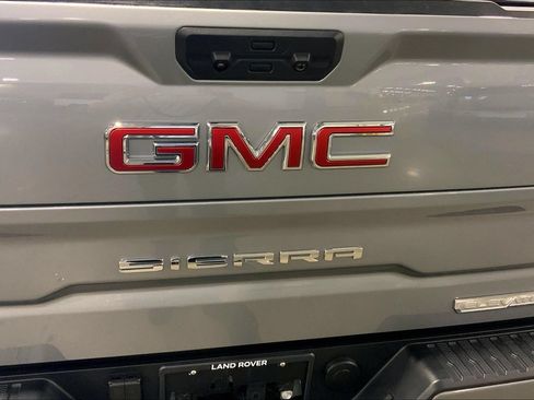 Used 2025 GMC Sierra 1500 Elevation w/ Elevation Premium Package AWD/4WD image 9