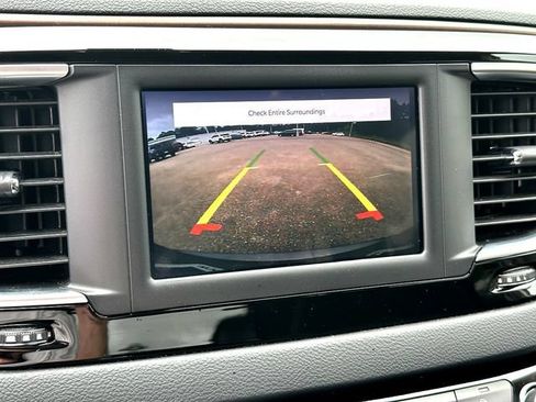 Used 2022 Chrysler Voyager LX FWD image 15