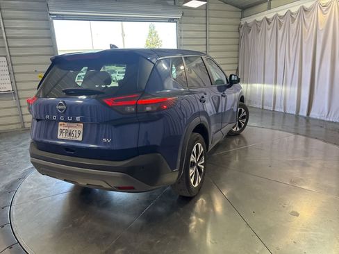 Used 2023 Nissan Rogue SV FWD image 5