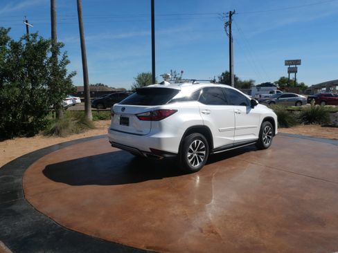 Certified 2022 Lexus RX 350 FWD w/ Premium Package image 3