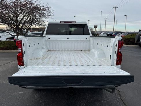 Used 2024 Chevrolet Silverado 2500 LT AWD/4WD image 6
