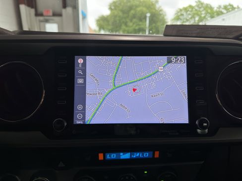 Used 2023 Toyota Tacoma Limited image 23