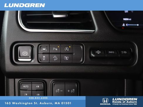 Used 2024 Chevrolet Tahoe High Country AWD/4WD image 31