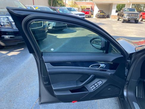 Used 2016 Porsche Panamera image 40