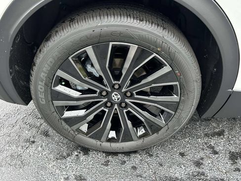 New 2026 Toyota C-HR AWD/4WD image 10