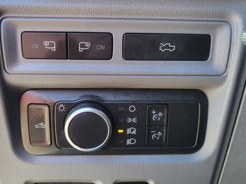 Used 2022 Ford F150 Lightning XLT AWD/4WD image 37