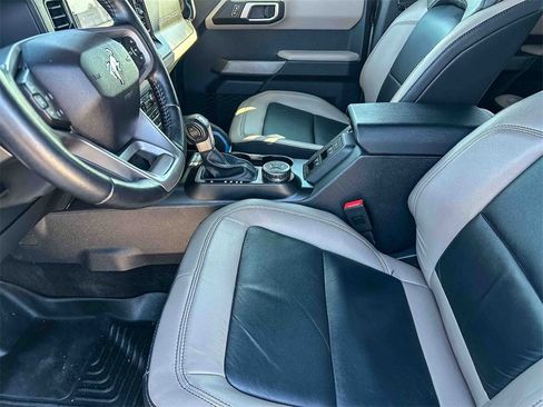 Used 2023 Ford Bronco Wildtrak image 13