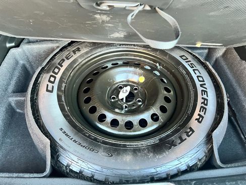 Used 2019 Jeep Cherokee Trailhawk AWD/4WD image 42
