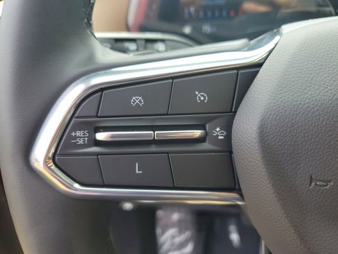Used 2025 Chevrolet Equinox ACTIV FWD image 30