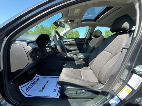 Used 2025 Honda Accord SE image 10