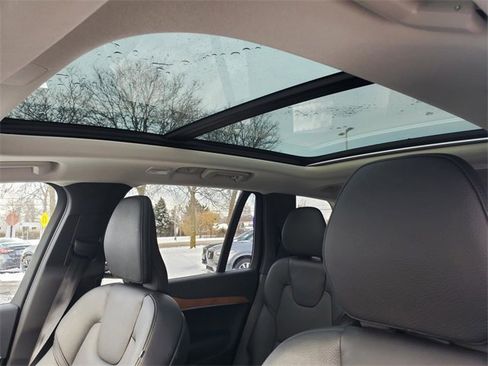 Certified 2024 Volvo XC90 T8 Plus w/ Protection Package Premier image 14