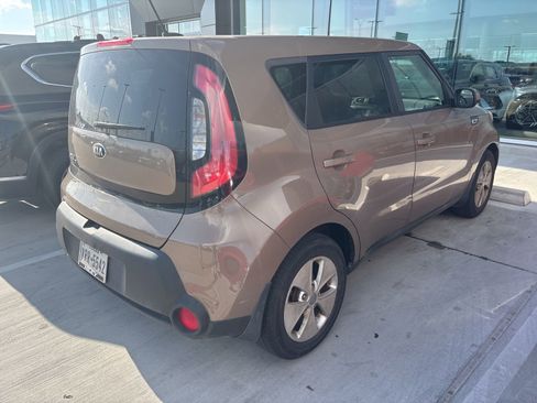 Used 2015 Kia Soul FWD image 10