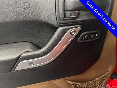 Used 2013 Jeep Wrangler Unlimited Sahara w/ Connectivity Group image 25