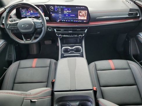 Certified 2025 Chevrolet Traverse RS FWD image 24