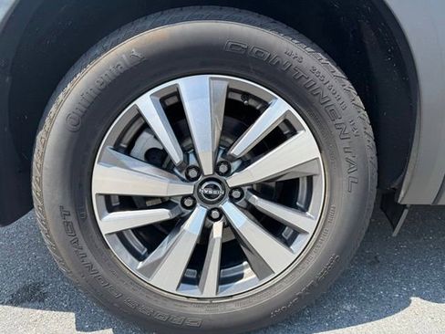 Used 2022 Nissan Pathfinder SL w/ Lighting Package (N92) AWD/4WD image 29