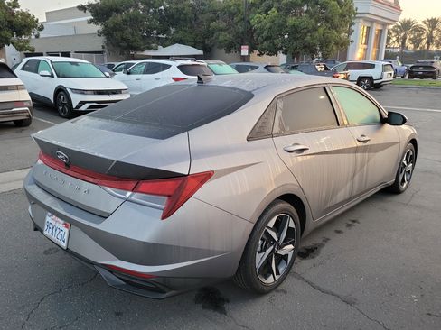Certified 2023 Hyundai Elantra SEL w/ Convenience Package image 4