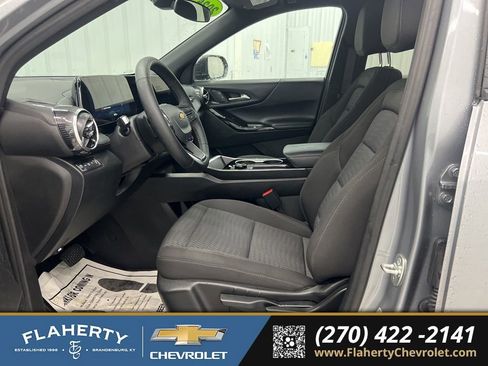Used 2026 Chevrolet Equinox LT AWD/4WD image 9