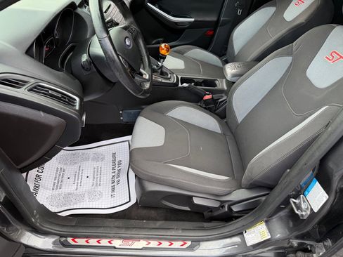 Used 2017 Ford Focus ST FWD image 35