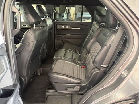 Certified 2025 Ford Explorer ST-Line w/ ST-Line Street Pack AWD/4WD image 24