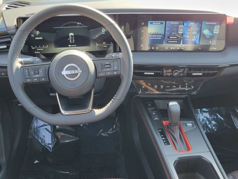 New 2026 Nissan Kicks SR w/ SR Premium Package FWD image 5