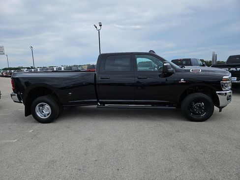 New 2026 RAM 3500 Tradesman AWD/4WD image 9