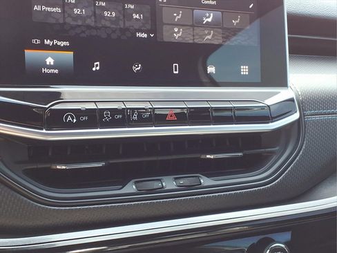 Used 2025 Jeep Compass Latitude w/ Altitude Special Edition image 16