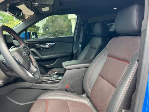 Certified 2025 Chevrolet Blazer RS w/ Enhanced Convenience Package FWD image 10