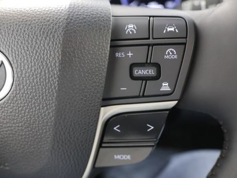 Used 2026 Toyota Camry XLE FWD image 12