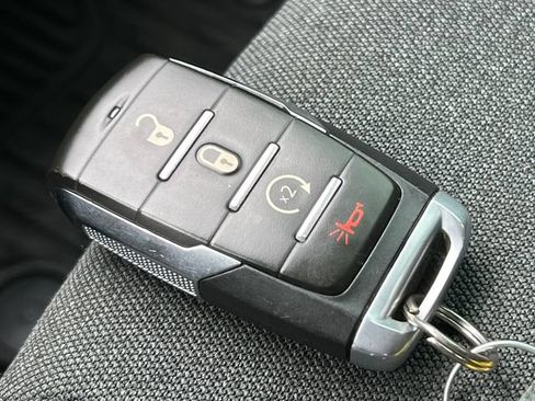 Used 2021 RAM 1500 Big Horn AWD/4WD image 36