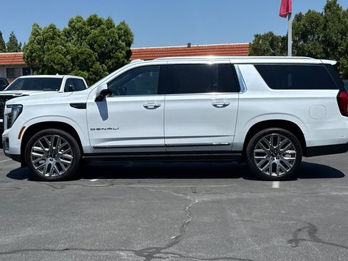 New 2026 GMC Yukon XL Denali Ultimate w/ LPO, Get Active Package AWD/4WD image 8