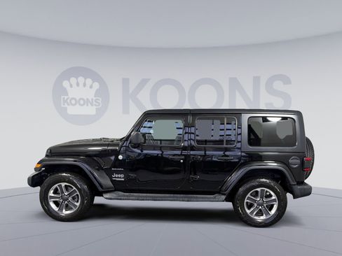 Used 2020 Jeep Wrangler Unlimited Sahara image 2