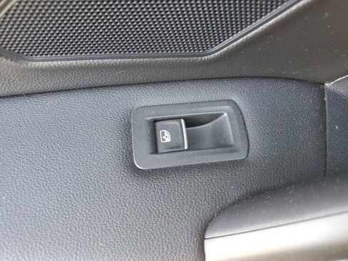 Used 2022 Volkswagen Tiguan SE AWD/4WD image 12