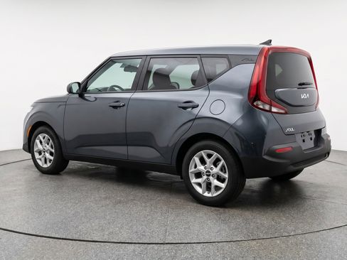 Used 2025 Kia Soul LX w/ LX Technology Package FWD image 6