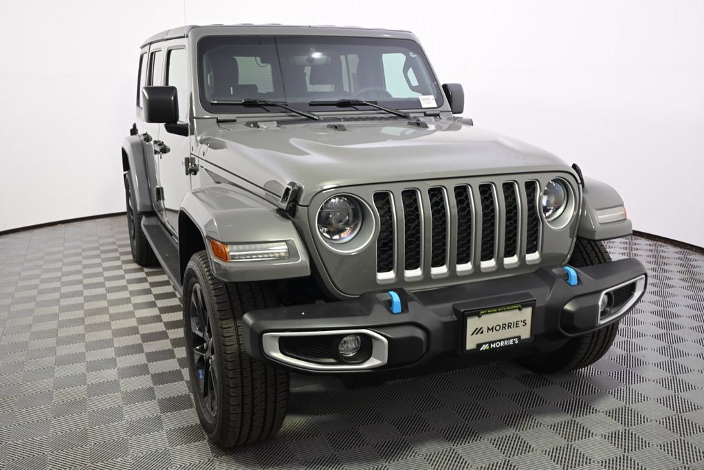 Used 2023 Jeep Wrangler Unlimited Sahara AWD/4WD image 9