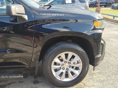 Used 2022 Chevrolet Silverado 1500 Custom AWD/4WD image 7