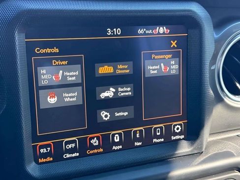 Used 2022 Jeep Wrangler Unlimited Sahara w/ Cold Weather Group image 21